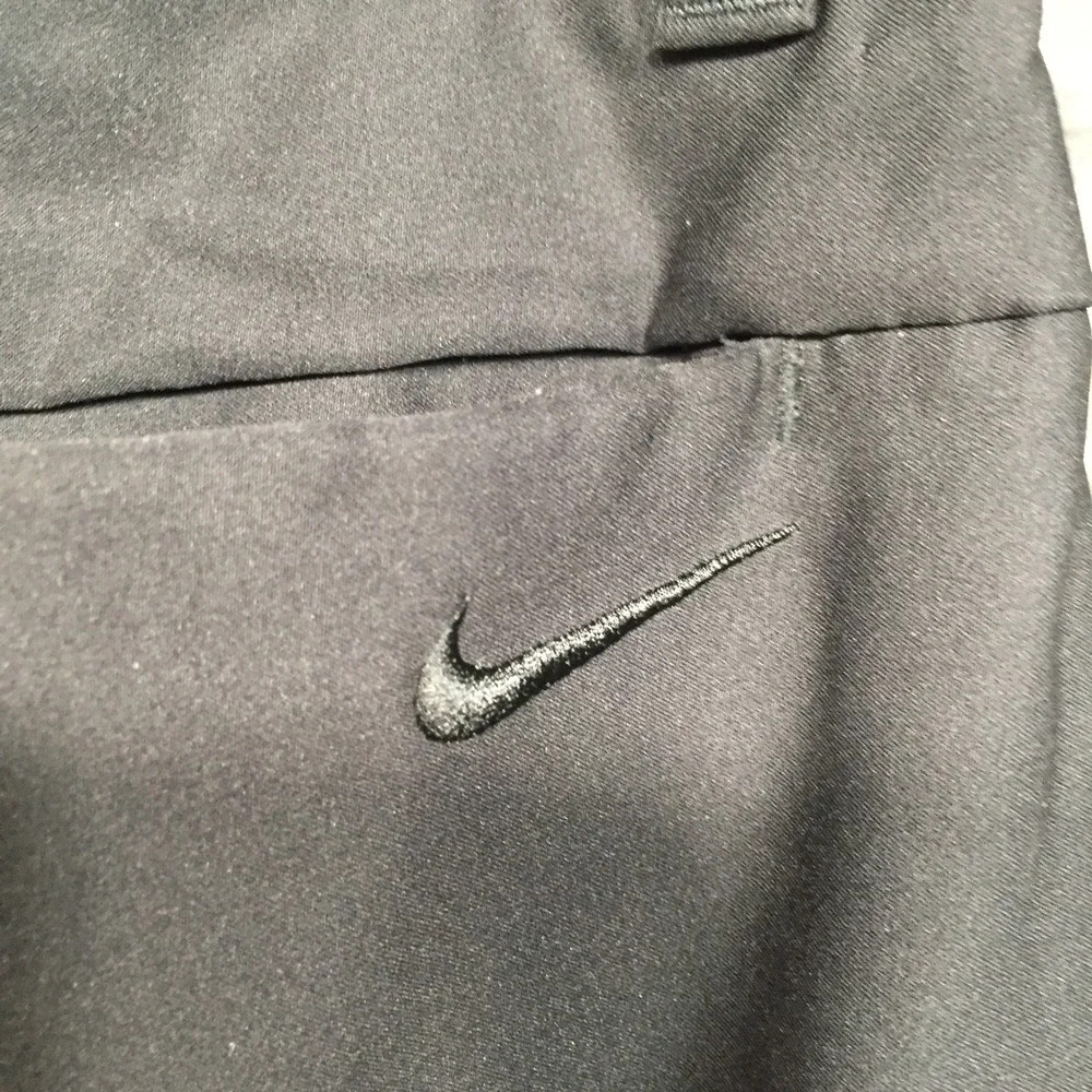 Nike Womens Golf Pants Dri-FIT Slim Fit Size 2 Black‎
